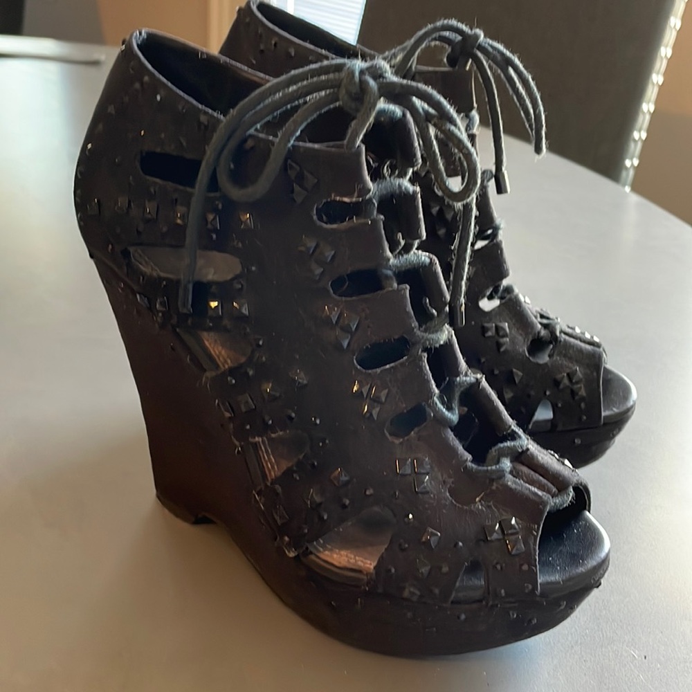 Gianni Bini Suede stone wedges